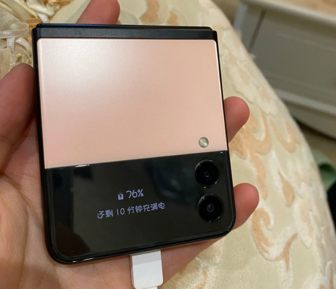 测评看看：三星Galaxy Z Flip3粉色款手机怎么样？