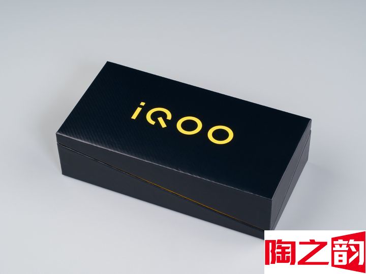 智能与家 篇一百一十一：iQOO Z8，一台超有颜的千元级LCD全能机-图2