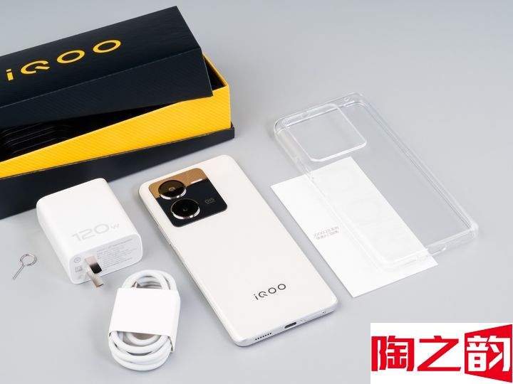 智能与家 篇一百一十一：iQOO Z8，一台超有颜的千元级LCD全能机-图3